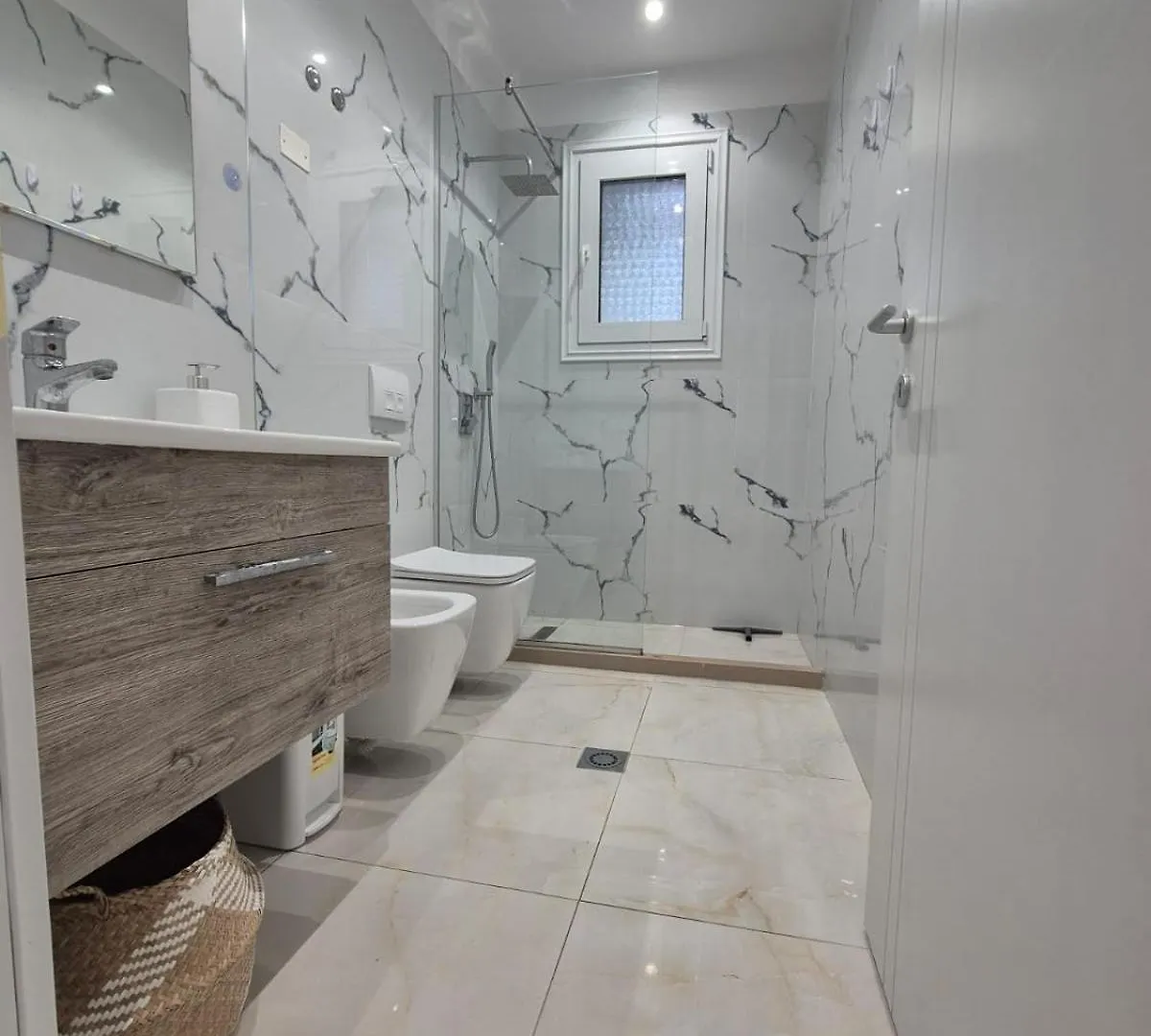 Rodzinny Zakatek Wlora 0*, Vlorë