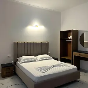 Apartament Xhefri's